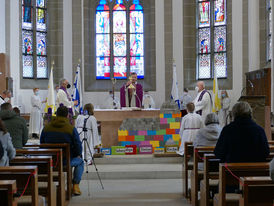 Bischof Dr. Michael Gerber besucht St. Crescentius (Foto: Karl-Franz Thiede)